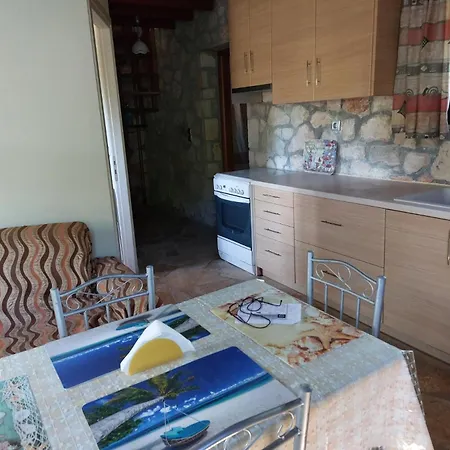 The Stone House-zacharatos Nikolaos بيت للعطل