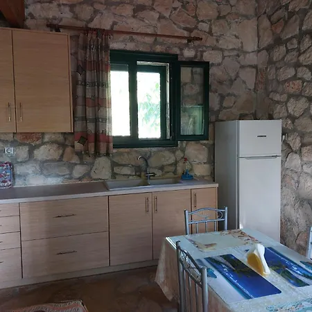 بيت للعطل The Stone House-zacharatos Nikolaos