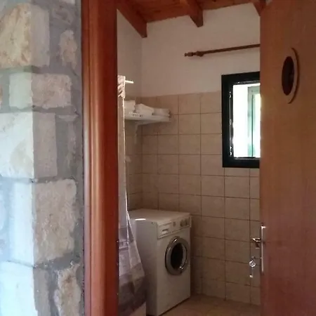 Holiday home The Stone House-zacharatos Nikolaos